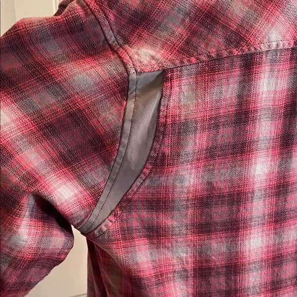 Under Armour Red and Gray Plaid Flannel Shirt Unisex - Picture 6 of 12